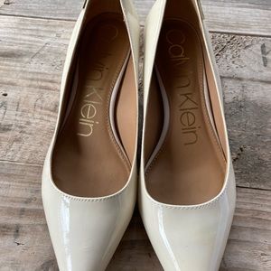 Calvin Klein Shoes, Kitten Heel
